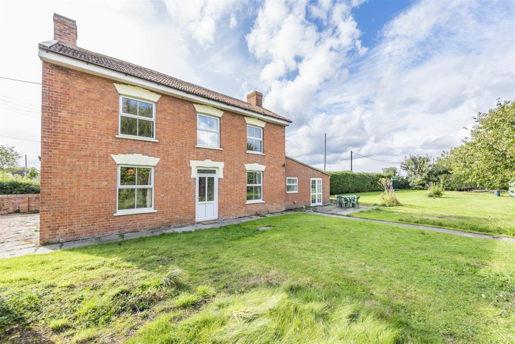 Stathe Road, Burrowbridge  0.25 Acre