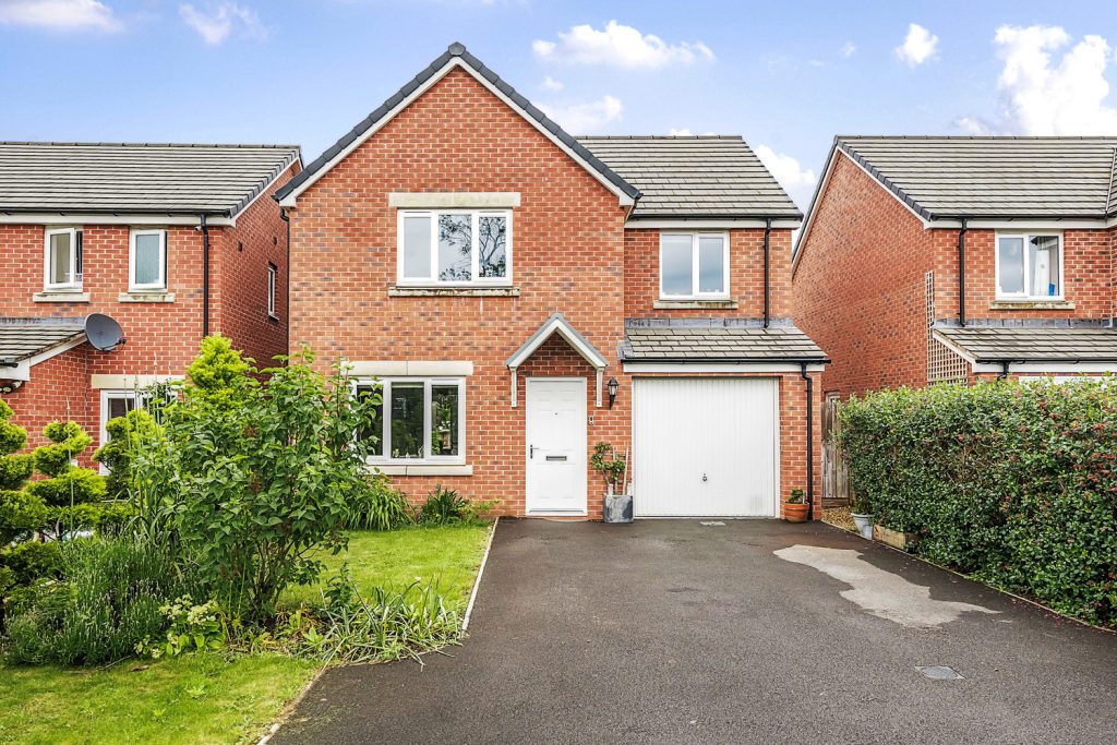 Hob Close, Monkton Heathfield, Taunton