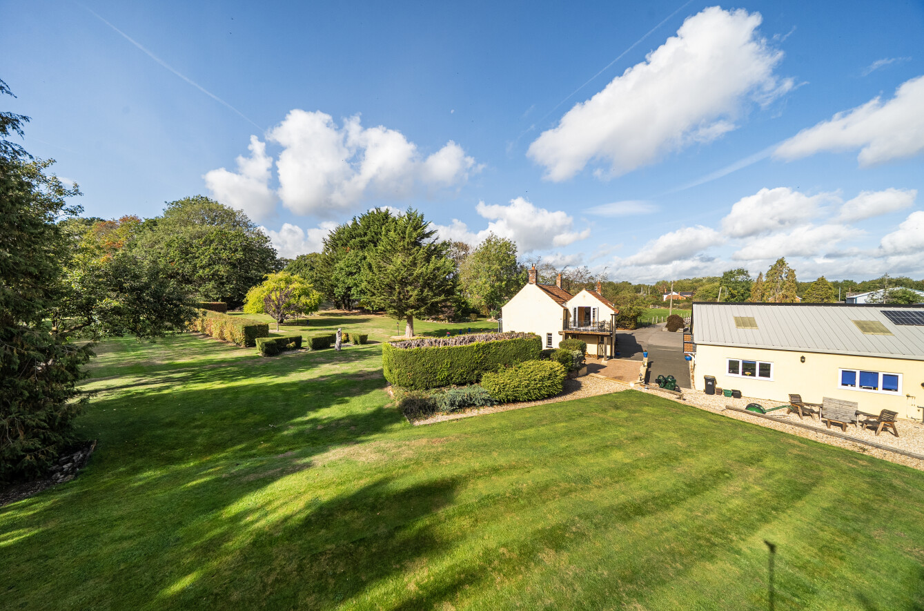 Chelston, Wellington, 5 Acres